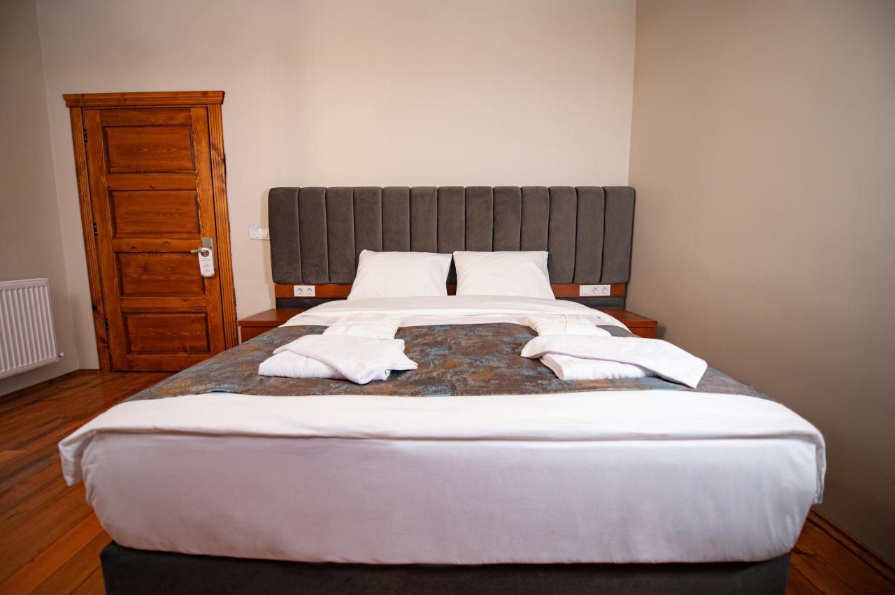 Ahiska Palas Otel Kars Ngoại thất bức ảnh