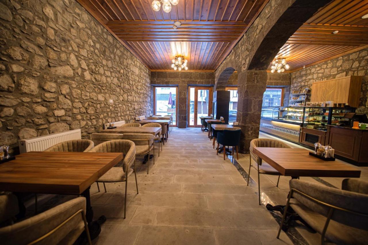 Ahiska Palas Otel Kars Ngoại thất bức ảnh