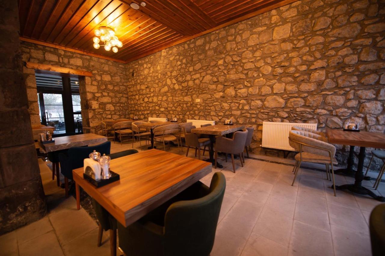 Ahiska Palas Otel Kars Ngoại thất bức ảnh