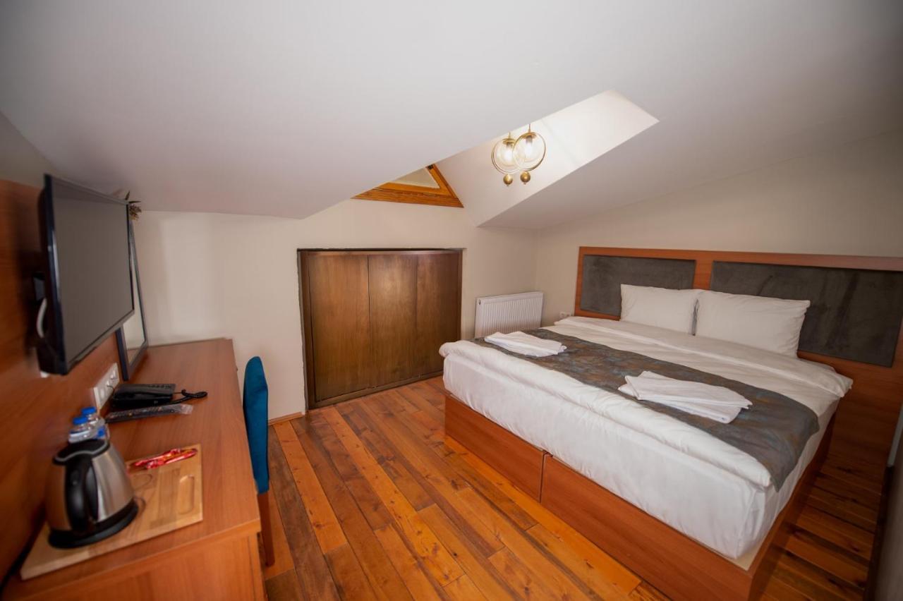 Ahiska Palas Otel Kars Ngoại thất bức ảnh