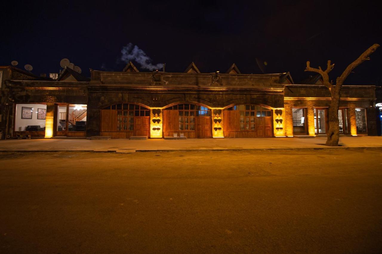 Ahiska Palas Otel Kars Ngoại thất bức ảnh