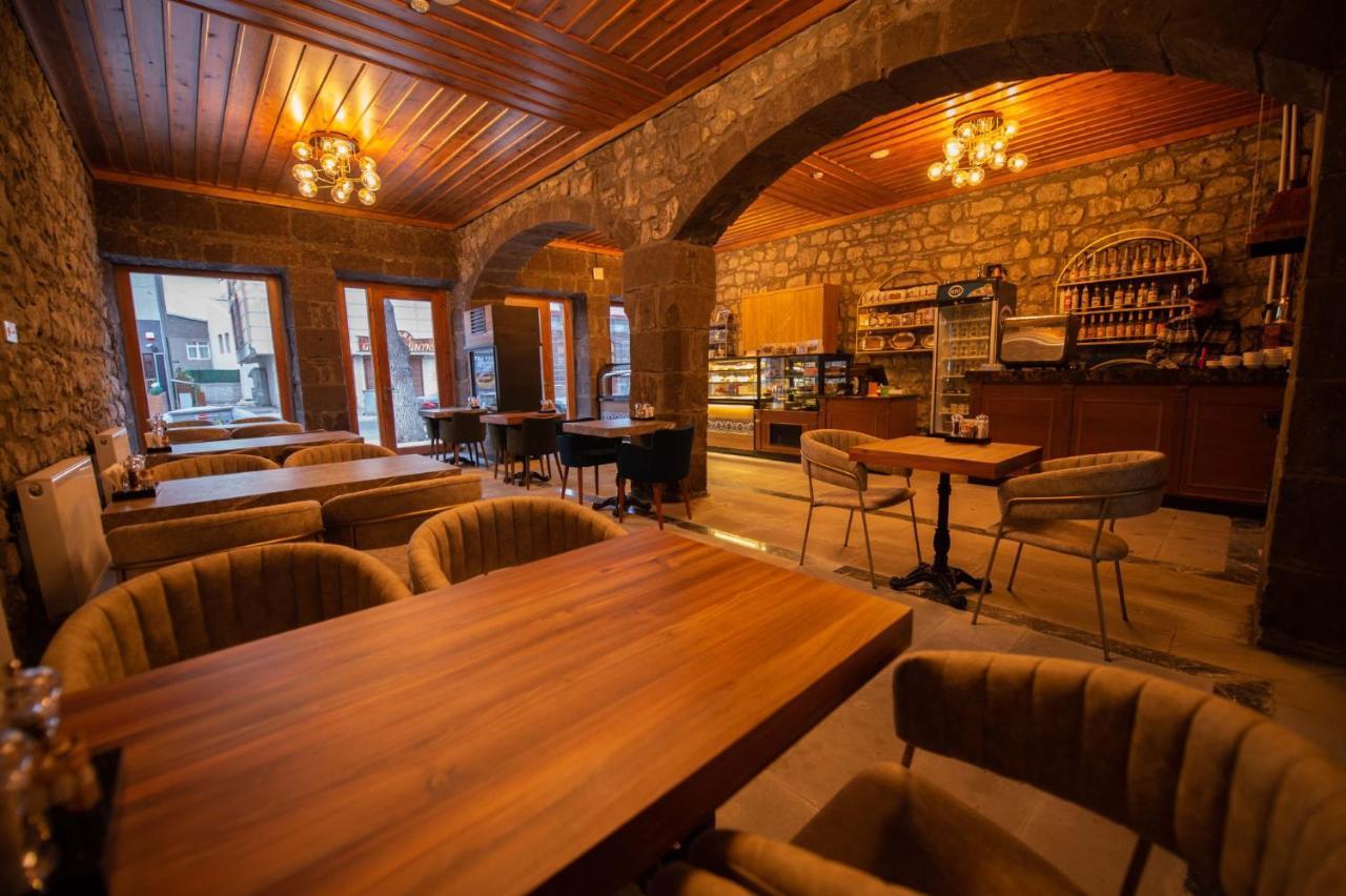 Ahiska Palas Otel Kars Ngoại thất bức ảnh