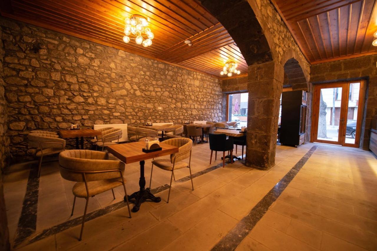 Ahiska Palas Otel Kars Ngoại thất bức ảnh