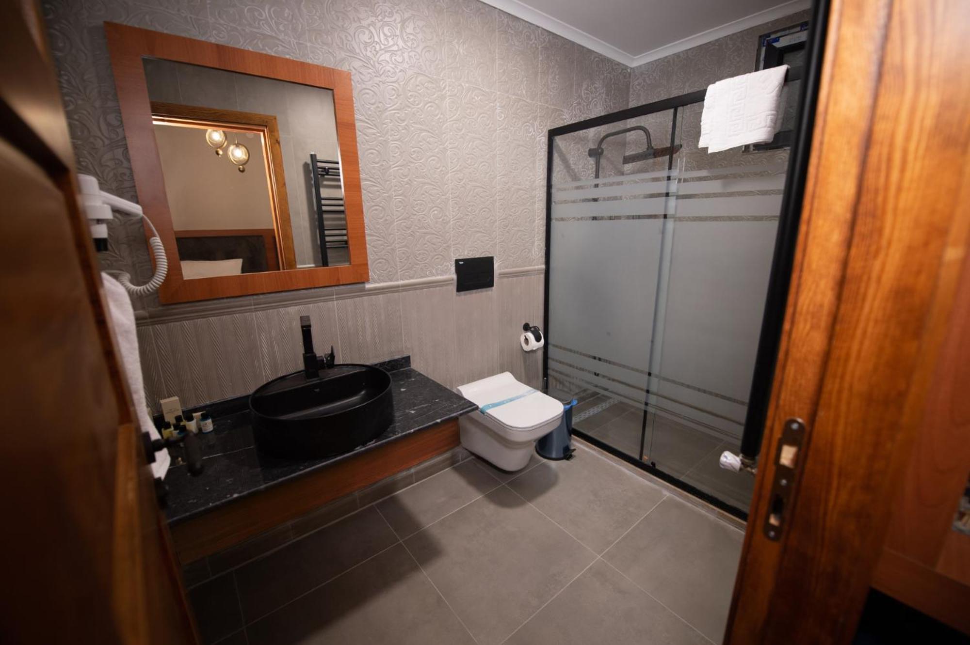 Ahiska Palas Otel Kars Ngoại thất bức ảnh